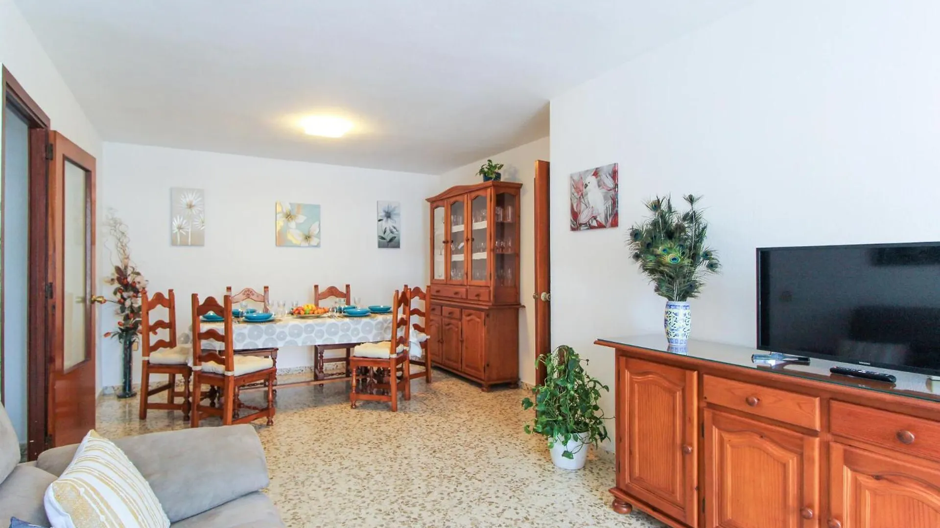 Nice Apartment In Malaga With Wifiの連絡先